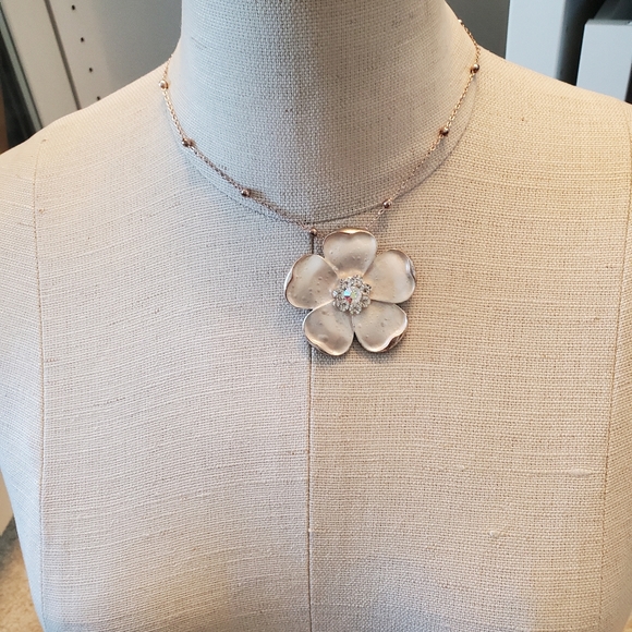 Vintage flower choker - Picture 6 of 7